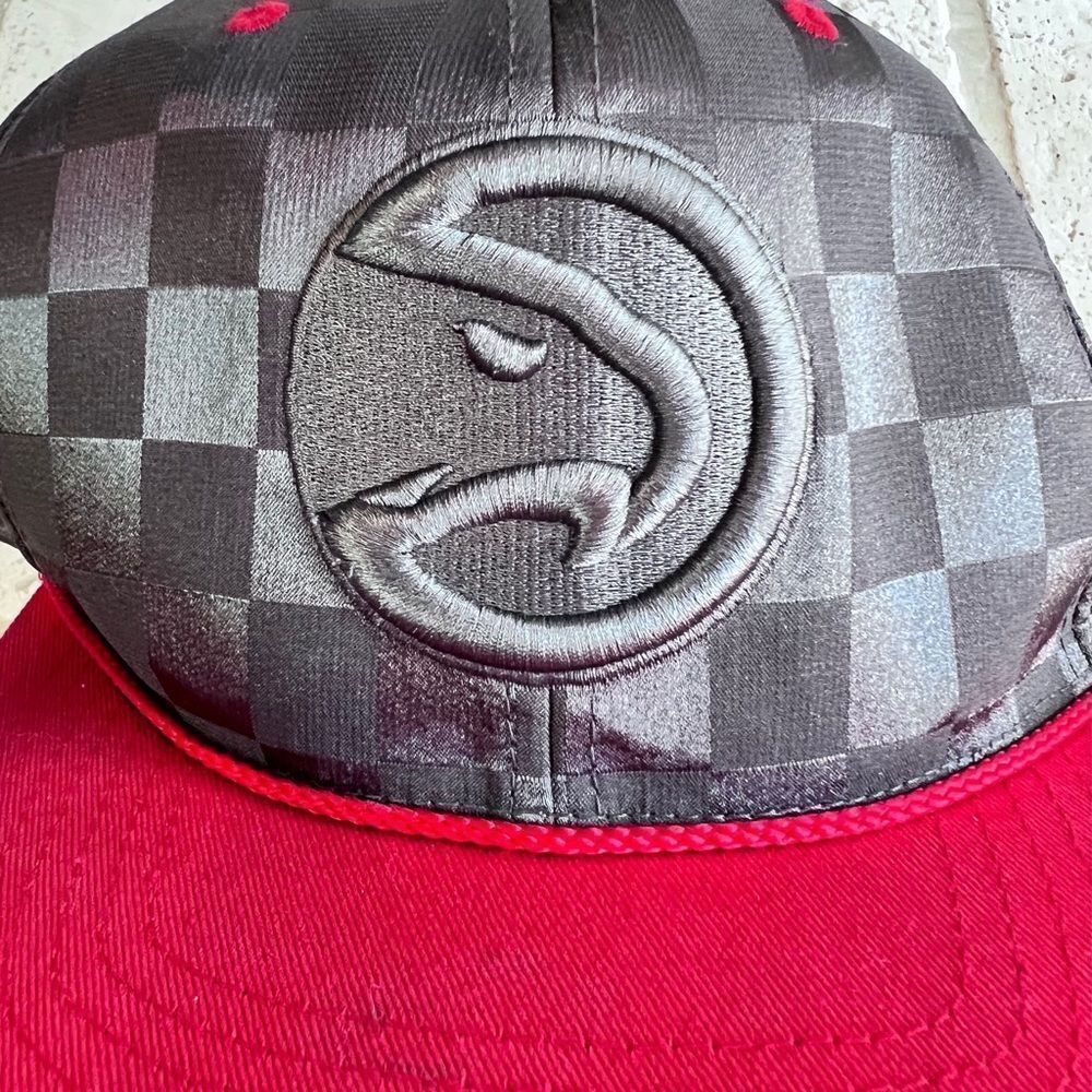 Atlanta Hawks Basketaball Hat Flat Bill Adjustable Strap Red Grey Silver Youth